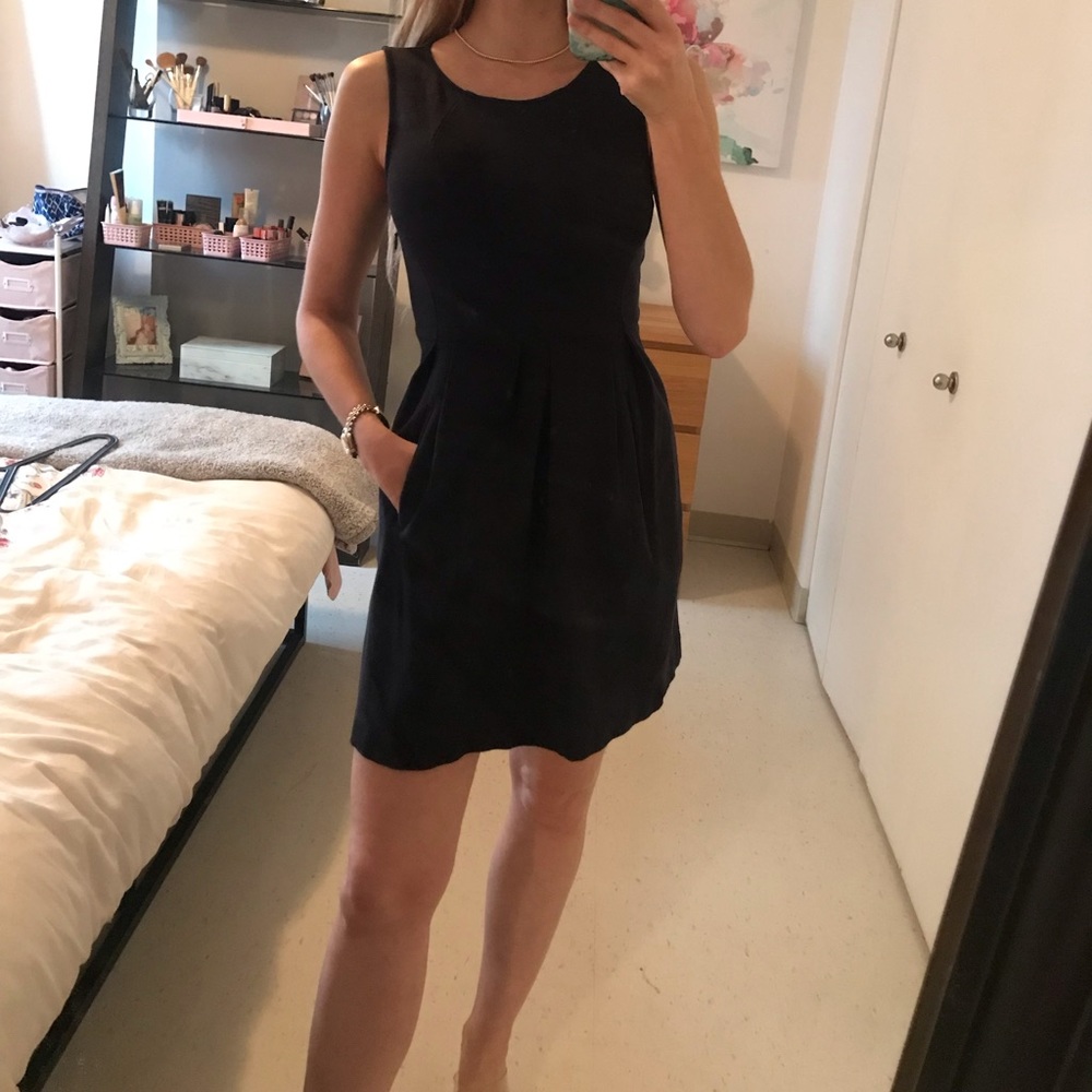 Theory dress sz S navy blue with pockets